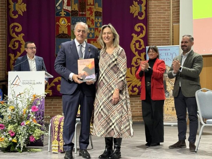 Presentan libro que celebra 35 años de la Tertulia del Cocido Taurino 'Saleri II' en Guadalajara