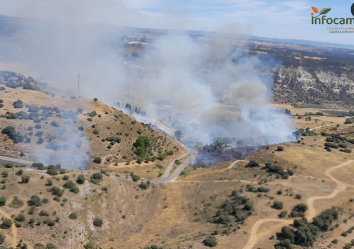 Servicios de extinción de C-LM trabajan para extinguir los incendios declarados en Hellín y Loranca de Tajuña