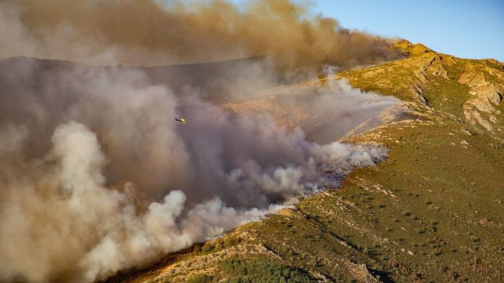 Estabilizado el perímetro del incendio de Segovia originado a causa del de Peñalba de la Sierra