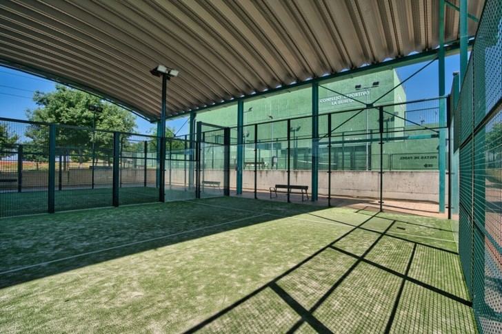 Avería en el polideportivo de Quer reduce iluminación disponible para deportes nocturnos