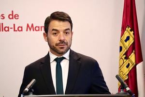 VOX denuncia el despilfarro de casi medio millón de euros en subvenciones a sindicatos para programas ideológicos