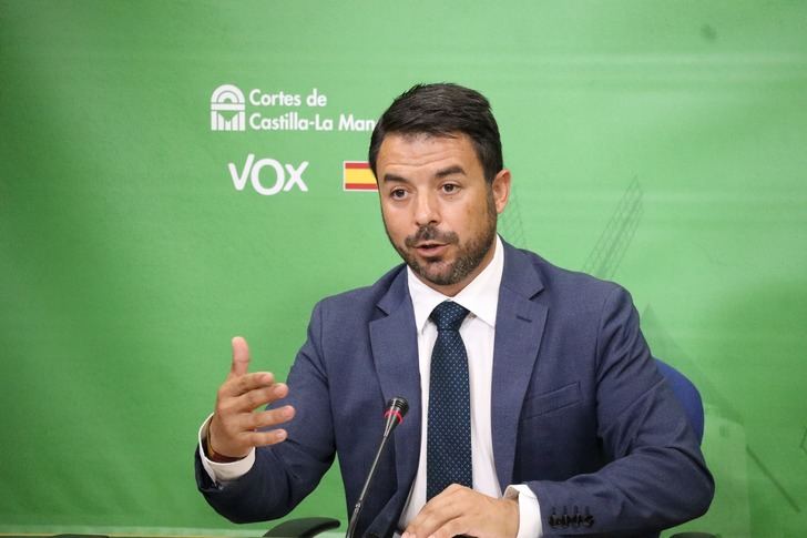 VOX CLM exigirá la reprobación del consejero de Sanidad por la crisis de los cribados de cáncer de mama en Talavera y las intoxicaciones en el Hospital de Toledo