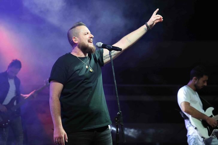 Javier Matía y Desorden iluminan con música la noche el Verano Cultural de Almonacid de Zorita