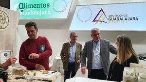 Vega respalda a productores de Guadalajara en Salón Gourmets 2025
