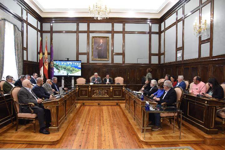 José Luis Vega se reúne con FEMEMBALSES en la Diputación de Guadalajara