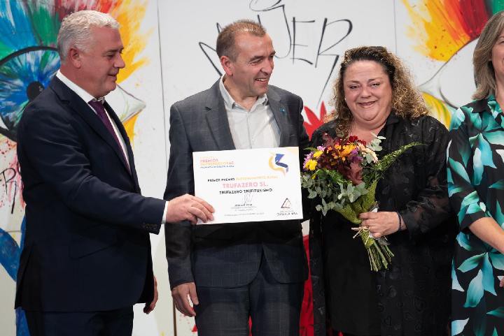 Diputación lanza los Premios Mujer Emprendedora 2025 con 18.000 € en premios