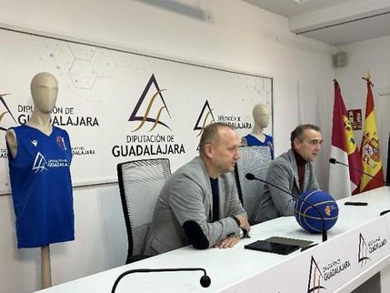 La Diputación de Guadalajara patrocina uniformes para selecciones de baloncesto