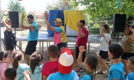 Fiesta infantil anima el parque Clara Campoamor