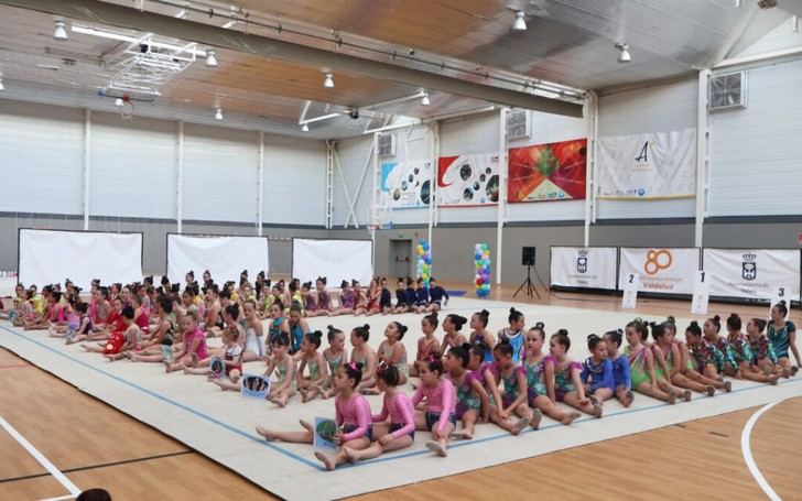 Éxito rotundo de la Escuela Municipal de Gimnasia Rítmica en la liga escolar