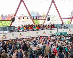 Marchamalo celebra con éxito la III Fiesta del Folclore Provincial a pesar de la lluvia