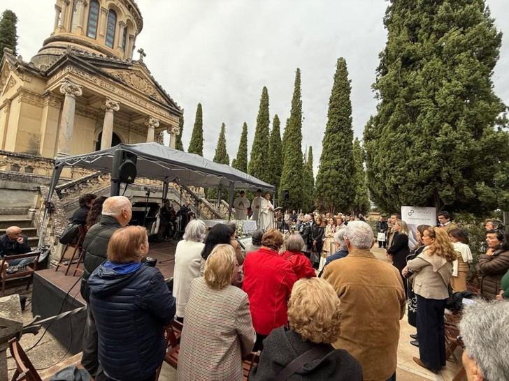 Emotiva misa-concierto por Todos los Santos en el Cementerio de Guadalajara