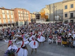 Guadalajara celebra el II Festival Nacional de Folclore en la Plaza Mayor
