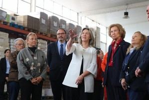 Doña Sofía visita el Banco de Alimentos en Guadalajara