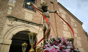 Cabanillas cierra las Fiestas de Mayo con la procesión del Cristo de la Expiración