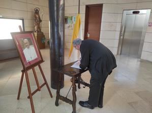 Orientaciones litúrgicas durante el período de Sede Vacante y Libro de Condolencias del Papa Francisco