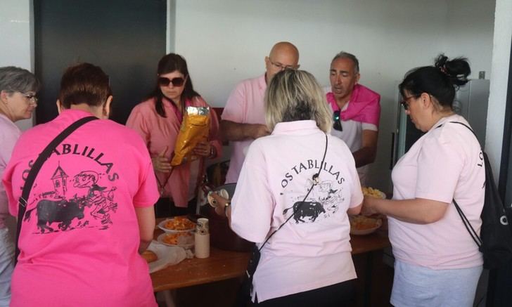 Fiestas en Cabanillas: Éxito del baile-aperitivo de Los Tablillas