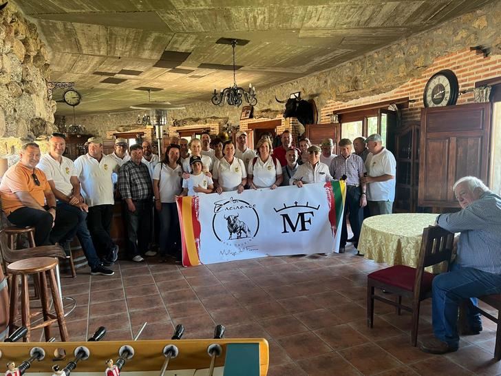 Visita a la ganadería de la Flor de Jara de Miraflores de la Sierra por la Peña Taurina Málaga del Fresno