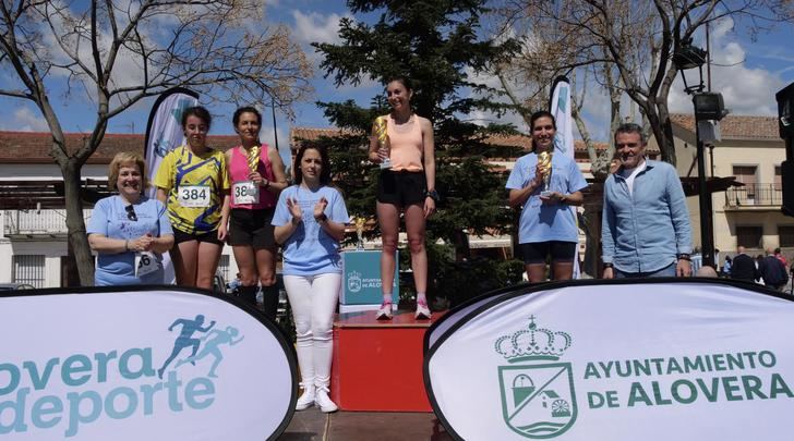 Alovera reivindica la igualdad con una masiva marcha/carrera de la mujer
