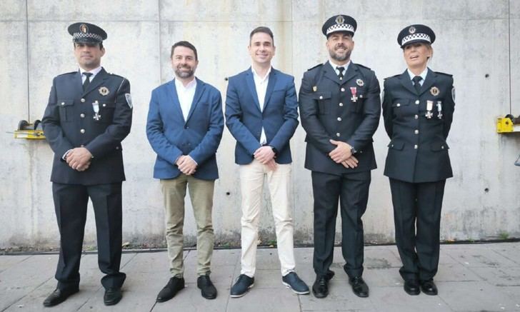 Dos policías de Cabanillas del Campo reciben medallas por su servicio