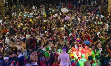 Cabanillas del Campo da inicio a las Fiestas 2026 con un vibrante desfile