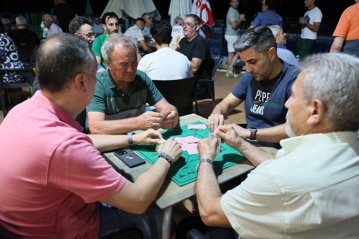 Pareja vibra con un Finde Joven 2025 lleno de deporte, tradición y fiesta