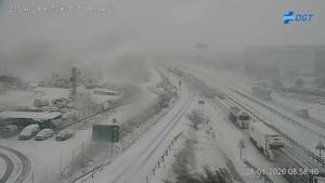 La DGT pide precaución por la nieve en la A-2 entre Torija (Guadalajara) y Arcos de Jalón (Soria)