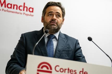 Núñez denuncia el colapso sanitario en Castilla-La Mancha y reclama un plan urgente para reducir las listas de espera