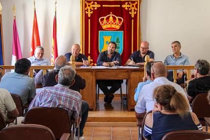 Núñez adquiere un compromiso personal para la recuperación de la Sierra Norte de Guadalajara junto a los alcaldes de la zona