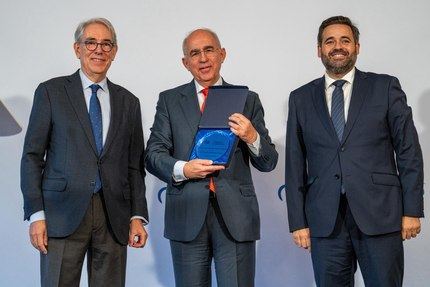 Núñez reivindica la vigencia, la fortaleza y la concordia de la Constitución, advirtiendo a Sánchez que el PP no permitirá que siga erosionando la separación de poderes