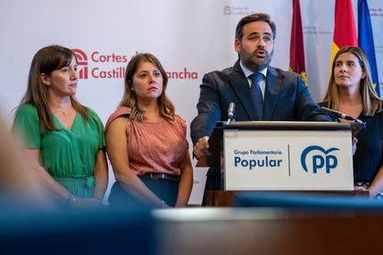 Núñez denuncia la expulsión de una diputada del PP por defender a Ceuta en las Cortes de Castilla-La Mancha