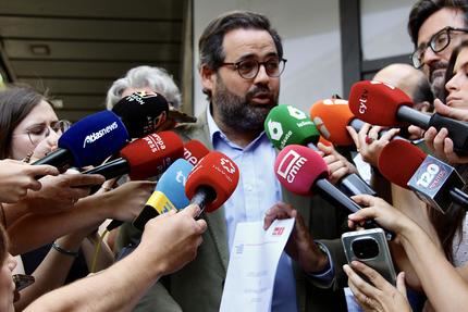 Núñez lamenta que Page sea un presidente de cartón piedra que es valiente ante los medios pero cobarde ante Sánchez