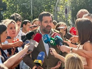 Núñez pregunta a Page su posición sobre que se aliente a la violencia por parte del Gobierno de Sánchez