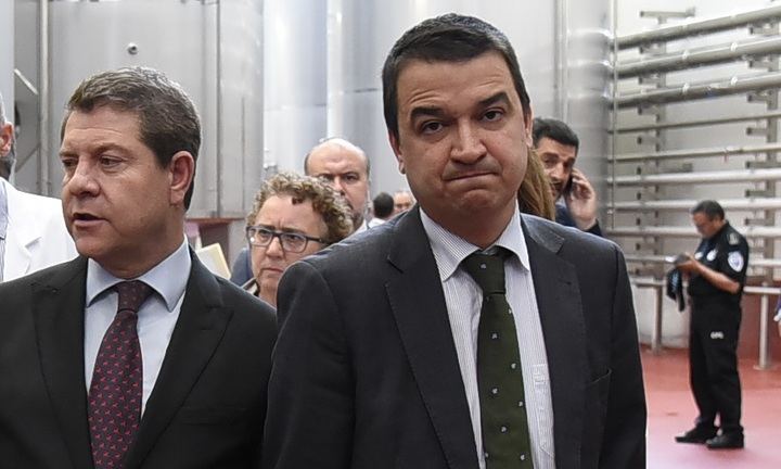 La Unión Europea investigará a Page por posible fraude de fondos