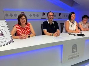 Guadalajara celebra 24 horas de encaje de bolillos en el II Maratón de Bolillos