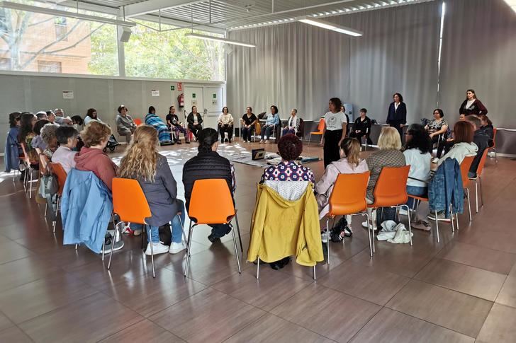 Más de una treintena de personas asiste a las Jornadas Comunitarias Visibilidad y Equidad en Azuqueca