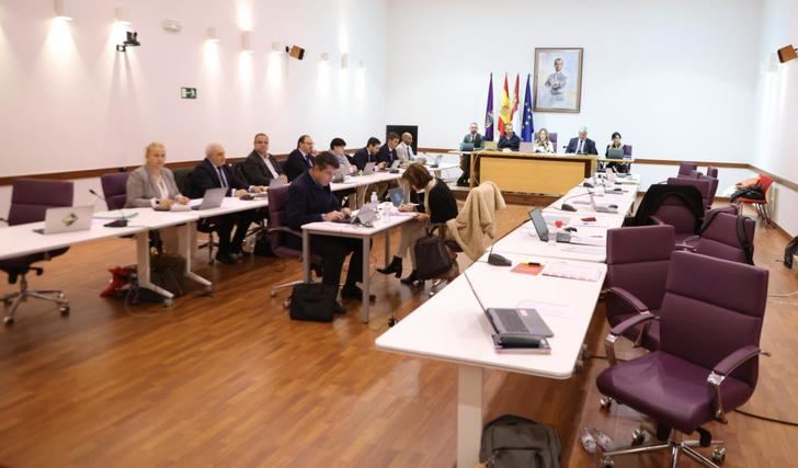 Partido Popular y Vox lamentan que el PSOE y Aike den la espantada en una Declaración Institucional para la Eliminación de la Violencia hacia la Mujer cuando debe primar la unidad