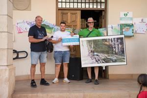 Sergio del Amo gana el XXIII Concurso de Pintura Rápida Villa de Trillo con una obra inspirada en el frescor del río Tajo