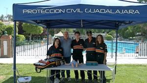 Protección Civil de Guadalajara forma a las familias en primeros auxilios en el entorno acuático en plena ola de ahogamientos en España