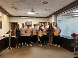 Quer homenajea a los campeones de Combat Ju-Jutsu por su éxito nacional