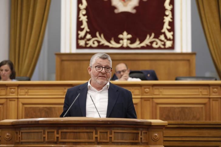 Redondo pregunta a la Junta por qué desprotege a 11 centros de atención sanitaria si no los va a cerrar y exige a Page que suspenda de inmediato la resolución