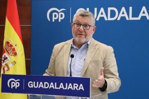 Redondo afirma que el incendio del Pico del Lobo ha revelado las carencias estructurales en materia de política forestal, extinción y prevención en Castilla-La Mancha