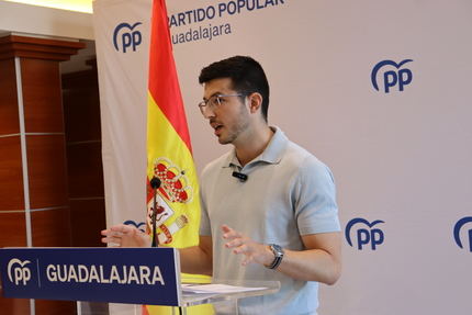 Román García exige a Pablo Bellido que asuma su responsabilidad política por su apoyo incondicional a Pedro Sánchez