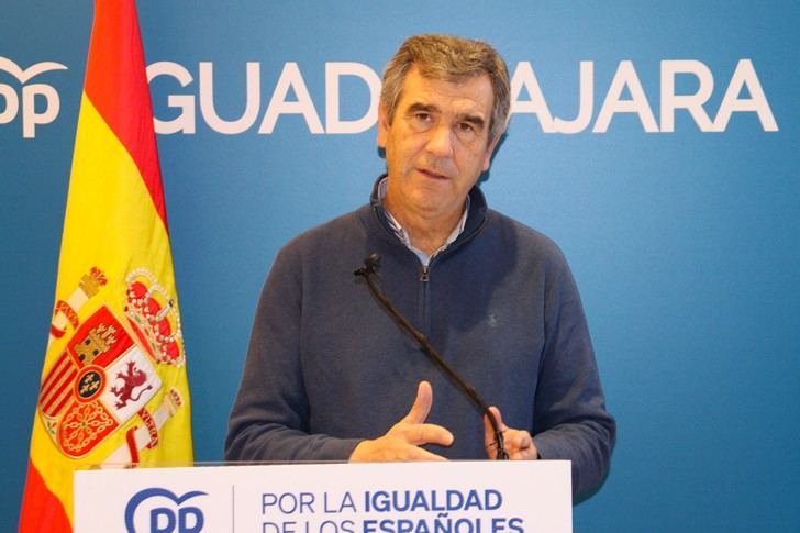 Román: El PP es claro y partidario de revalorizar de manera inmediata las pensiones, rechazamos que Sánchez tome a los pensionistas como rehenes