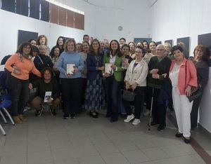 La lectura que transforma: encuentro con la escritora Rosa Huertas en la Biblioteca de Alovera