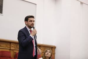 Page cerrará el Hospital Virgen del Valle sin escuchar a los profesionales, perjudicando la atención a los pacientes y despreciando las 10.000 firmas en contra