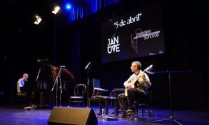 Concierto de música new age y poesía cautiva a más de un centenar de asistentes en Cabanillas del Campo