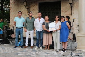 El Solsticio Folk llena de música y tradición el Paseo de San Roque aunque la lluvia marcó el final de la jornada