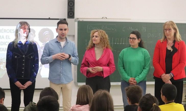 Taller educativo sobre reciclaje en el Colegio San Blas