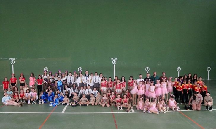 Exhibición de patinaje con temática cinematográfica cierra el curso en Cabanillas