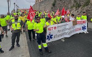 Medio millar de transportistas sanitarios de manifiestan en Toledo para exigir condiciones dignas en Castilla La Mancha